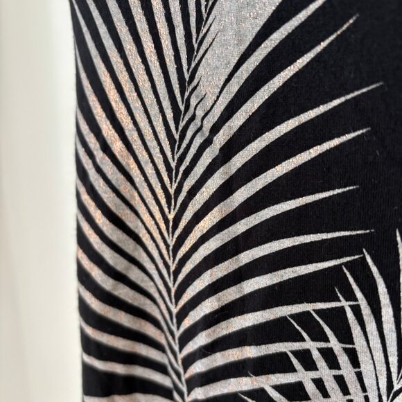 Old Navy high neck swing tank top in black with creamy gold palm leaf print - Picture 2 of 7